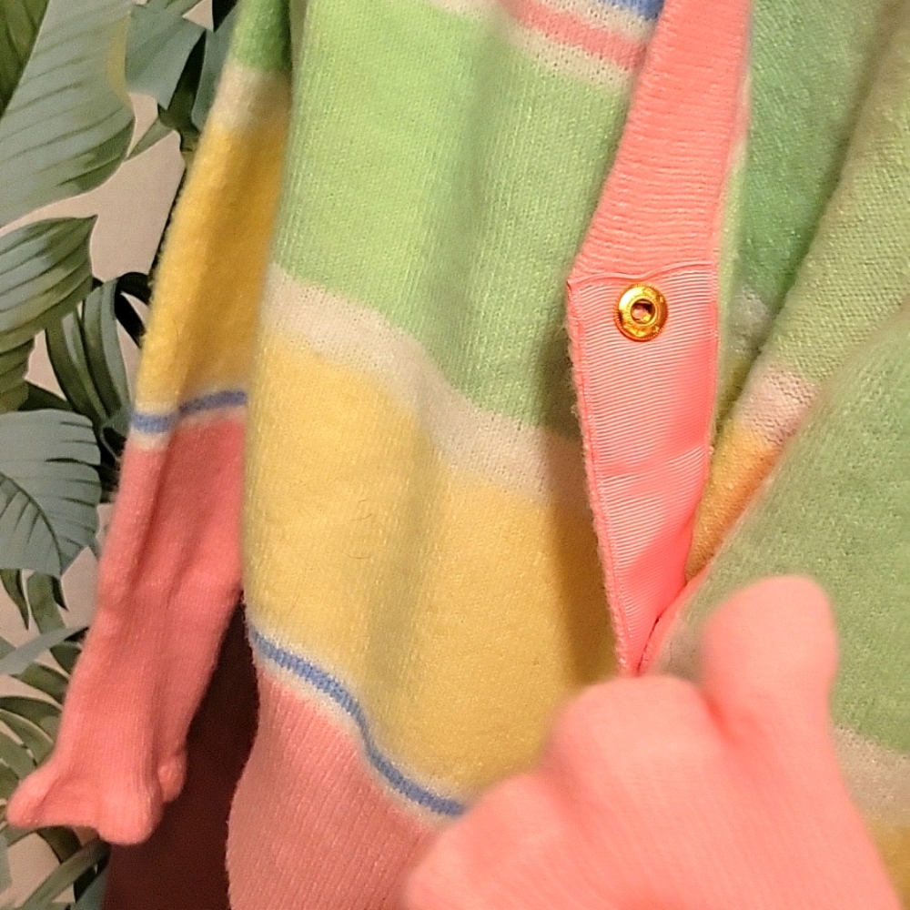 Heart Buttons Sweater - Picture 5 of 6